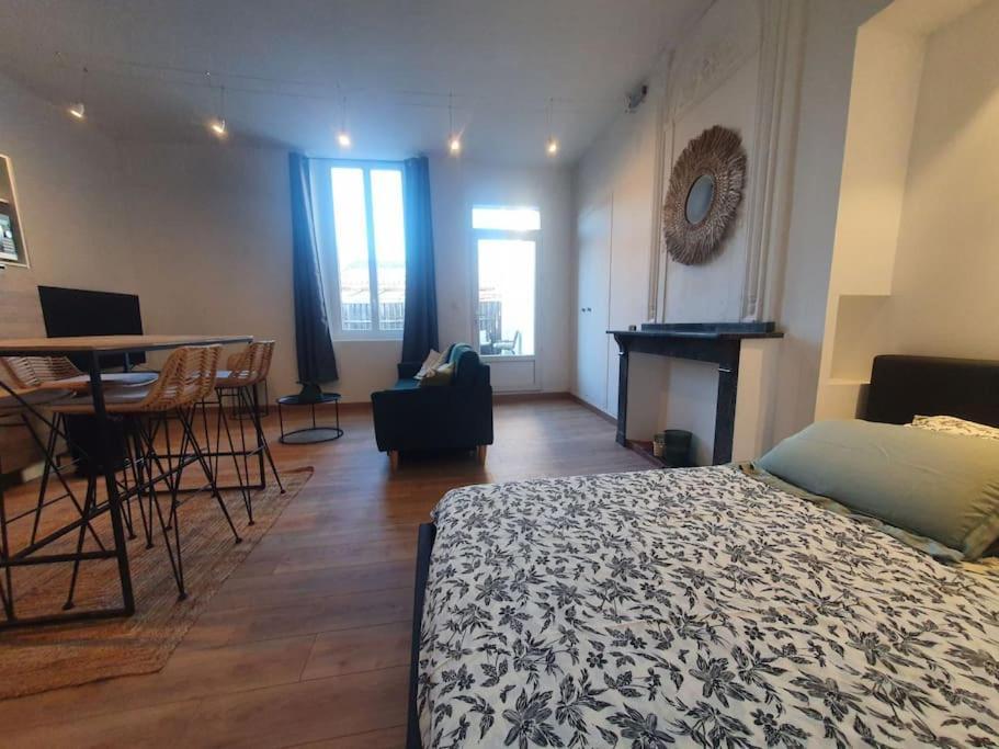 -Garrigue- Face A La Cite Medievale Studio Terrasse Classe 4☆ Каркасон Екстериор снимка
